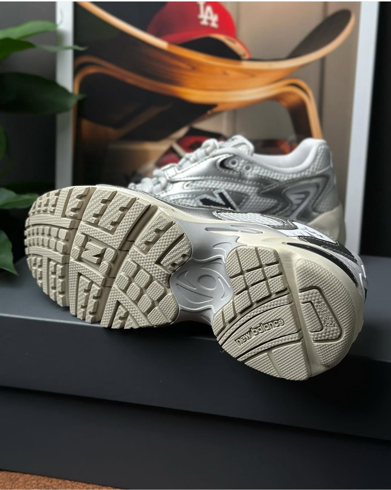 New Balance 725 Silver unisex