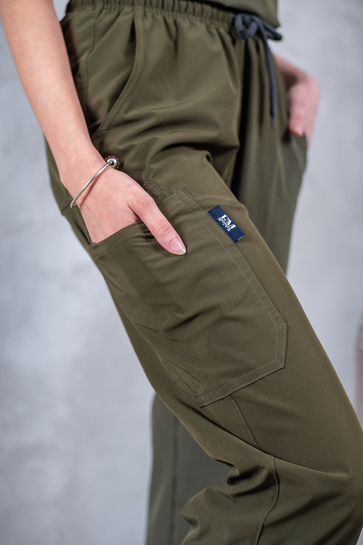 Uniforme dama VERDE MUSGO