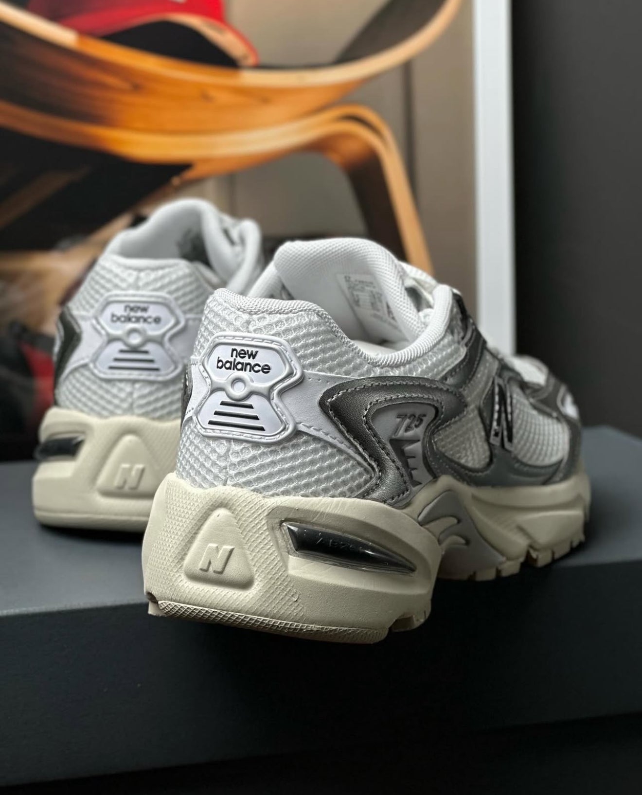 New Balance 725 Silver unisex