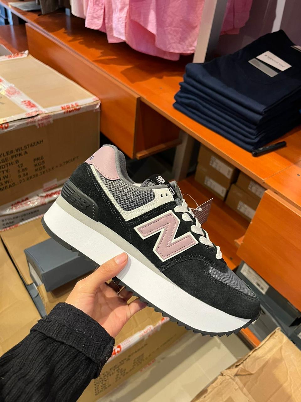 New Balance 574 Black/Pink
