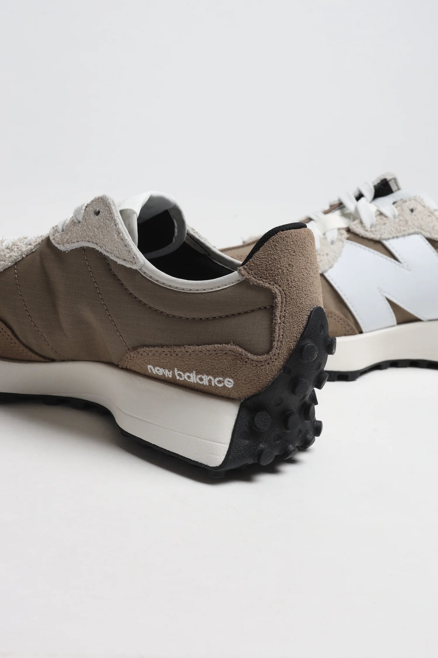 New Balance Zapatilla 327 Brown