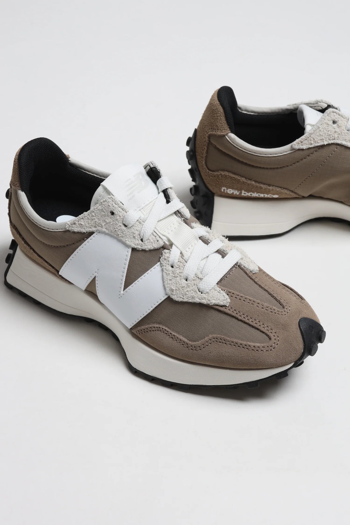 New Balance Zapatilla 327 Brown