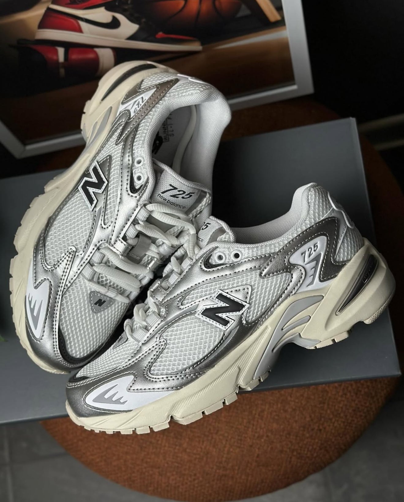 New Balance 725 Silver unisex