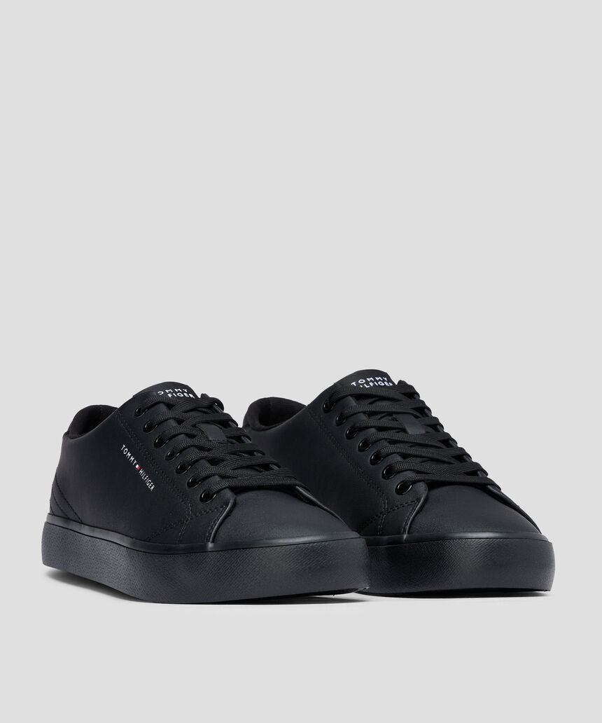 Sneaker Tommy Black Vulc Core Low