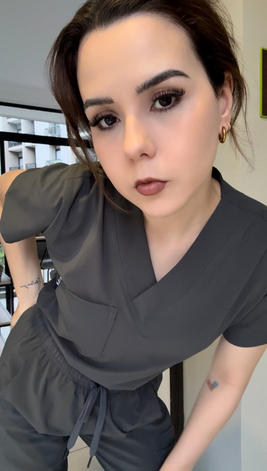 Uniforme Antifluido Dama Gris Nuevo